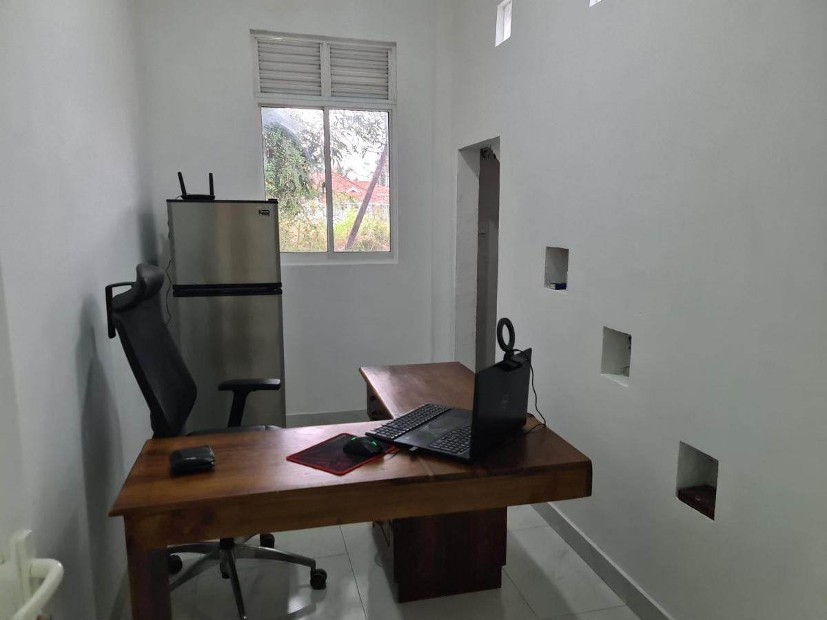 נגומבו Ceylon Lodge - Airport Transit Hostel מראה חיצוני תמונה