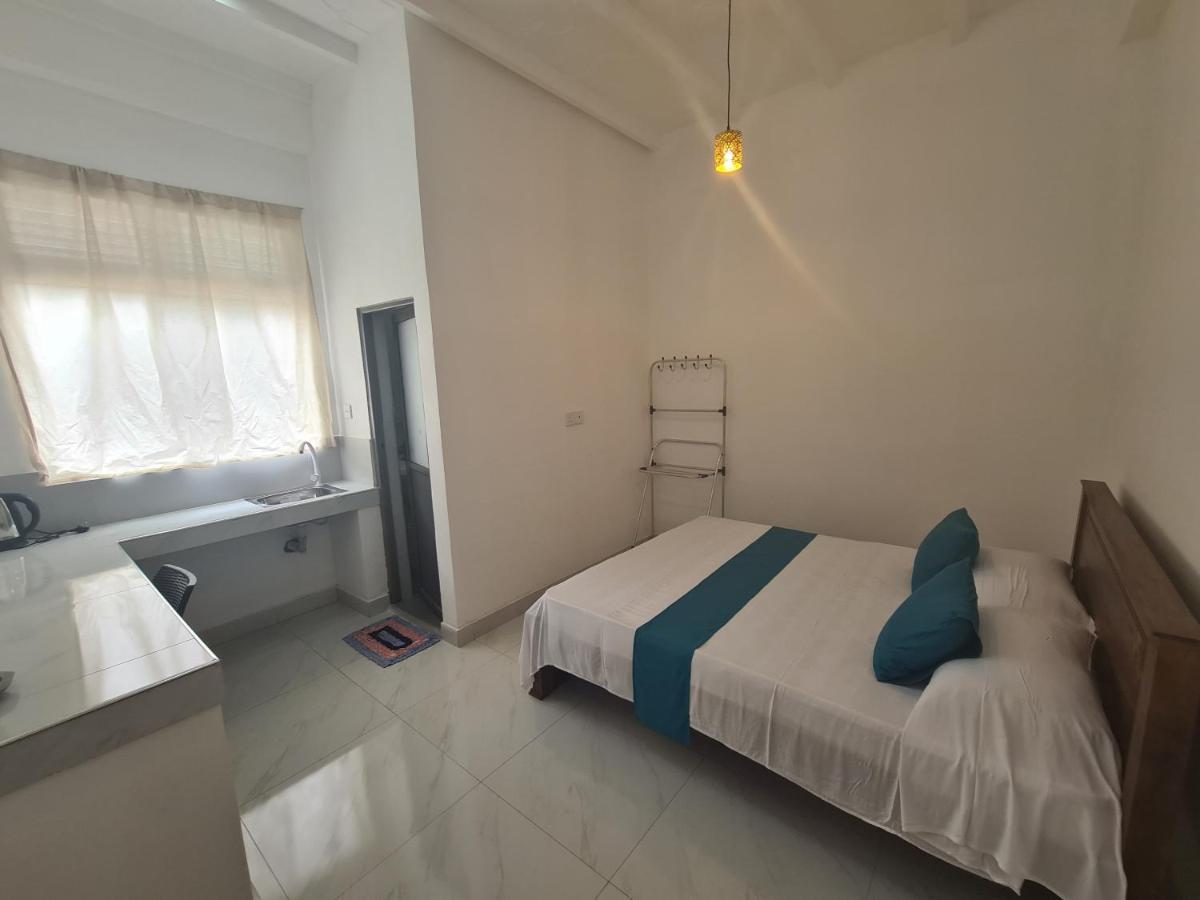 נגומבו Ceylon Lodge - Airport Transit Hostel מראה חיצוני תמונה