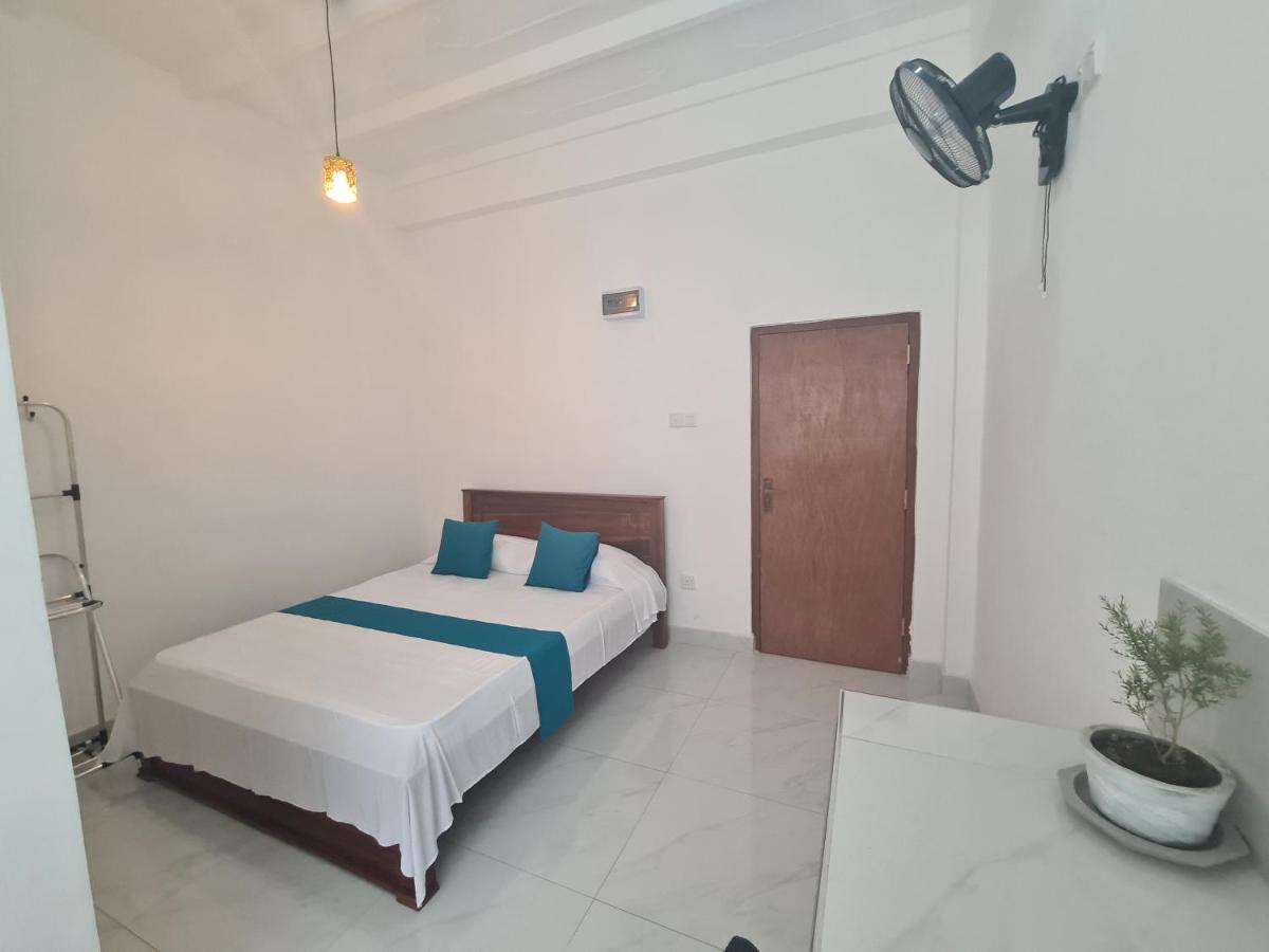 נגומבו Ceylon Lodge - Airport Transit Hostel מראה חיצוני תמונה