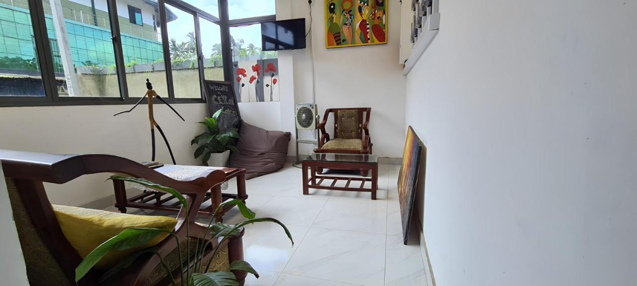 נגומבו Ceylon Lodge - Airport Transit Hostel מראה חיצוני תמונה