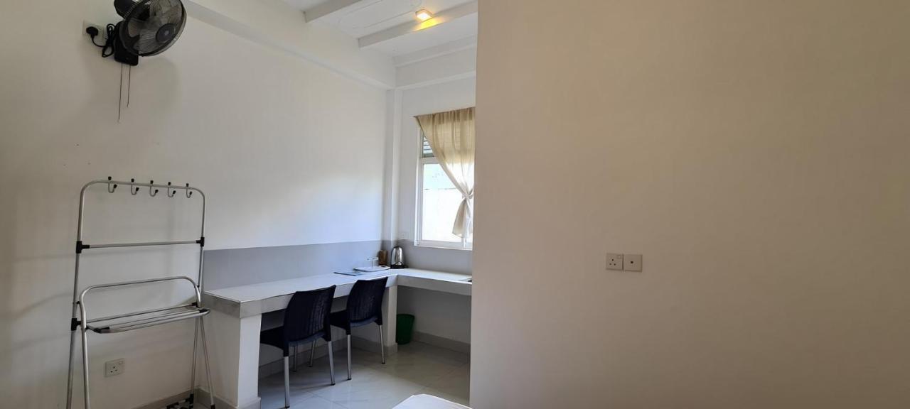 נגומבו Ceylon Lodge - Airport Transit Hostel מראה חיצוני תמונה